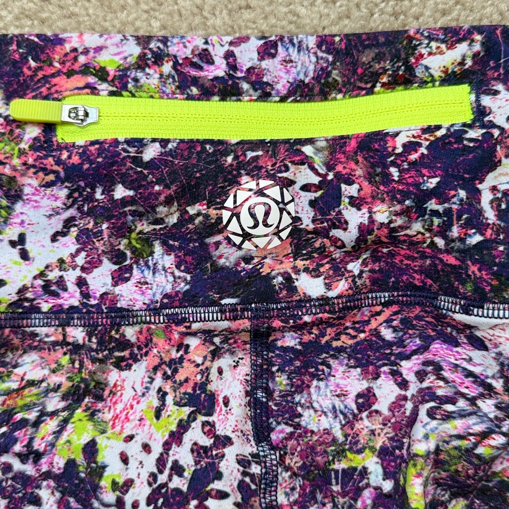 Lululemon Seawheeze Special edition Wunder Under, Size 4 - Picture 3 of 4